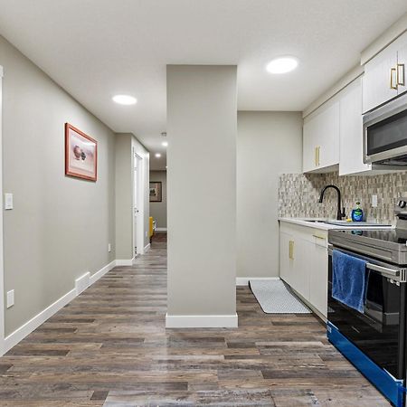 Modern 2 Bedroom Basement Suite With Laundry YYC Dış mekan fotoğraf
