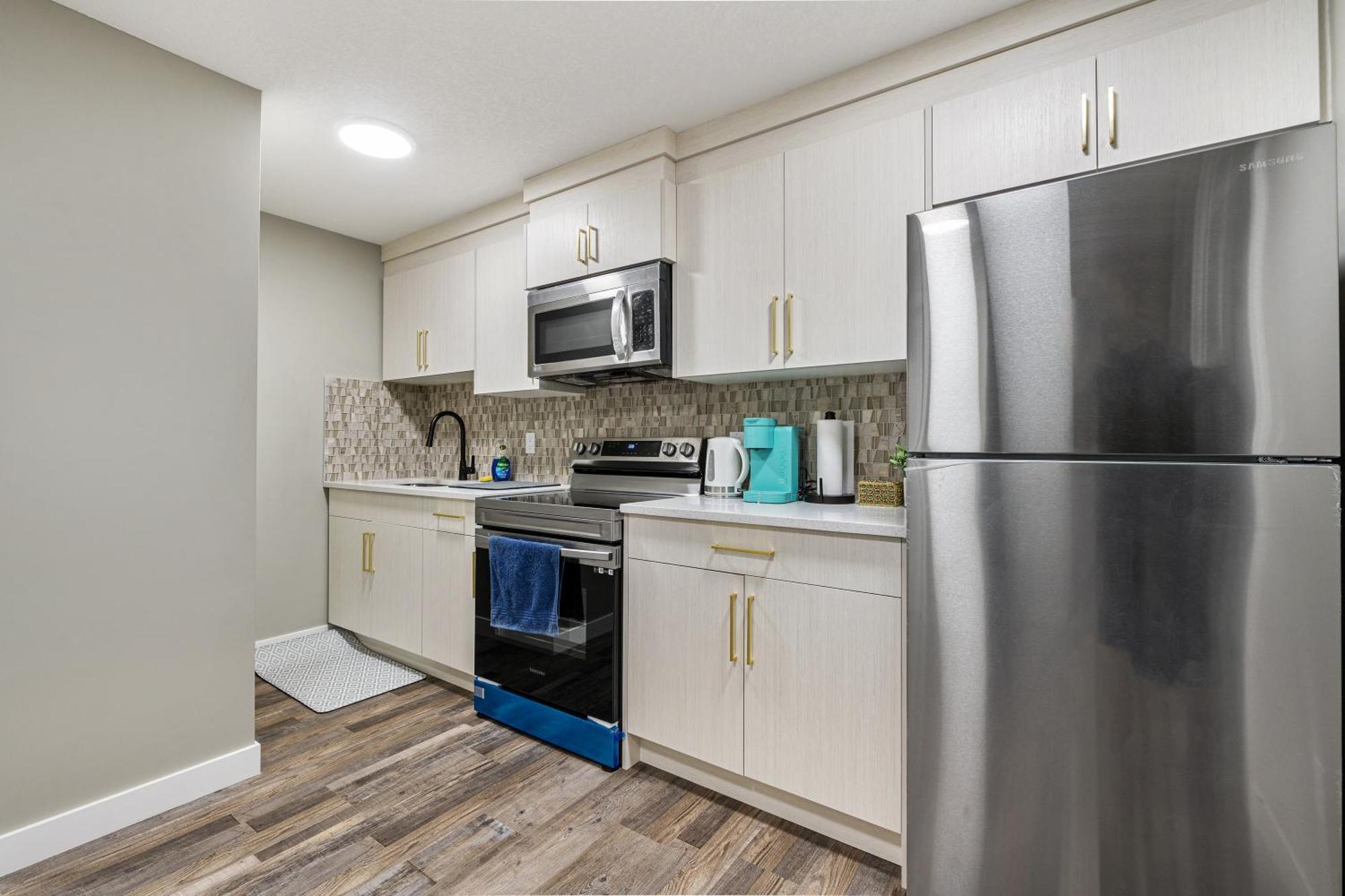 Modern 2 Bedroom Basement Suite With Laundry YYC Dış mekan fotoğraf